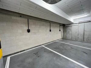 wallbox w garażu podziemnym