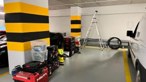 %Stacje ładowania samochodów elektrycznych%