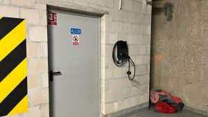 %Stacje ładowania samochodów elektrycznych%