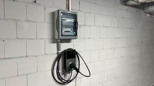 %Stacje ładowania samochodów elektrycznych%